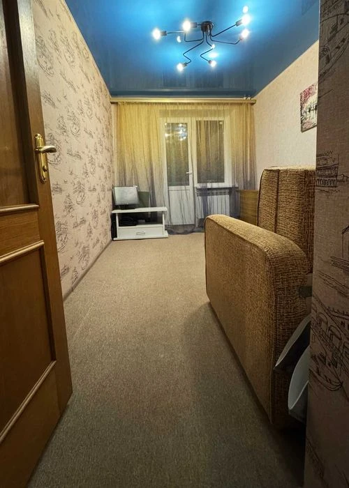 Продажа 3-х комн кв-ры в центре Днепра высотный дом