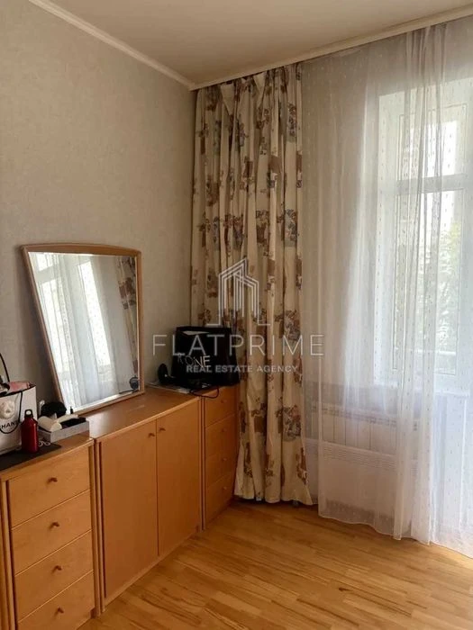 продаж квартири, Липки, Садова, Шовковична, вул.Інститутська