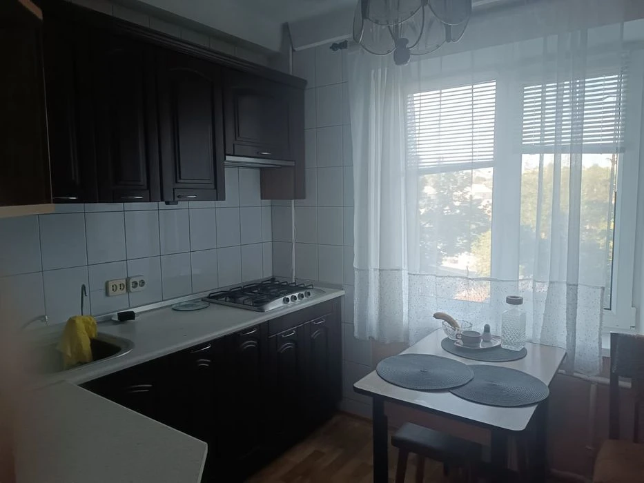 I am selling a 3-room apartment on the embankment of the Sheraton district.