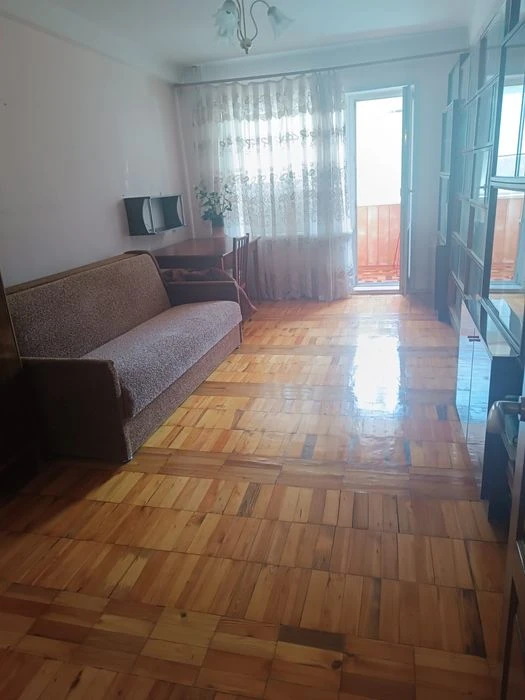 I am selling a 3-room apartment on the embankment of the Sheraton district.