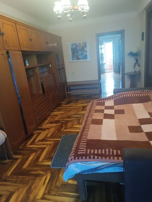 I am selling a 3-room apartment on the embankment of the Sheraton district.