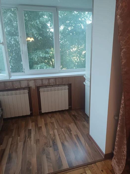 I am selling a 3-room apartment on the embankment of the Sheraton district.