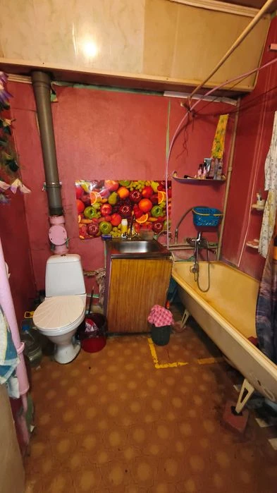 Exclusive! Two-bedroom apartment, 39 sq. m., for sale near Maselskogo metro station.