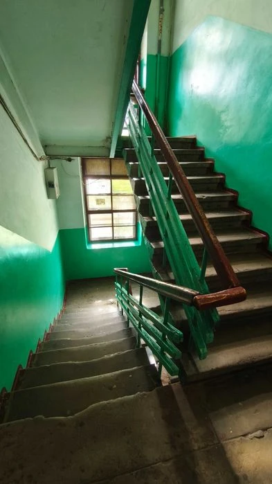 Exclusive! Two-bedroom apartment, 39 sq. m., for sale near Maselskogo metro station.