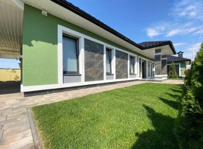 Sale of a 1-story house with a swimming pool in the Academic neighborhood