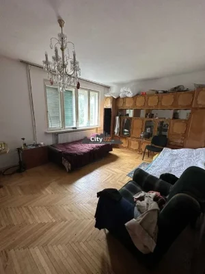 Продається просторий будинок для великої родини або двох сім
