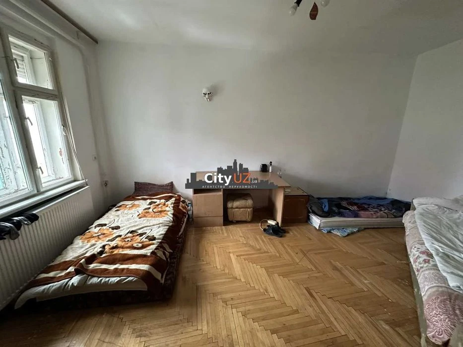 Продається просторий будинок для великої родини або двох сім