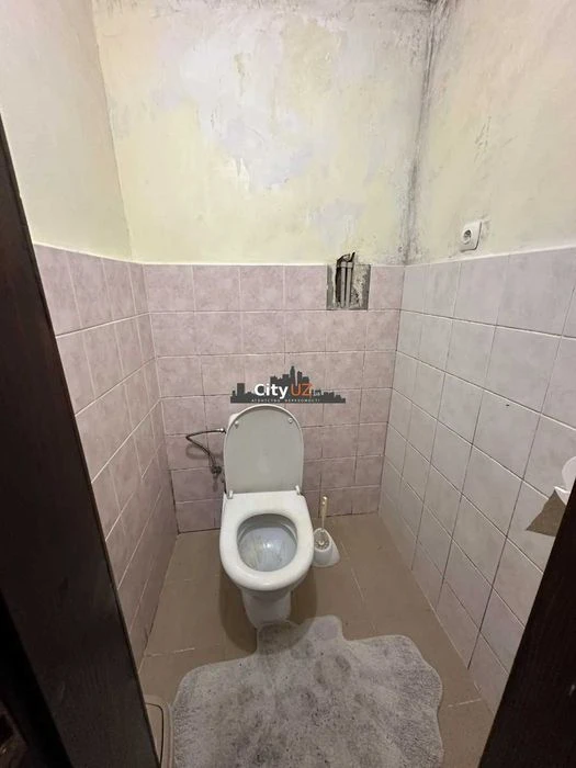 Продається просторий будинок для великої родини або двох сім