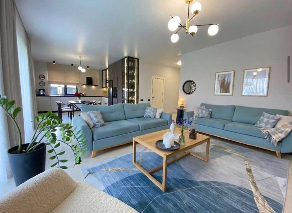 Sale of a 1-story house with a swimming pool in the Academic neighborhood