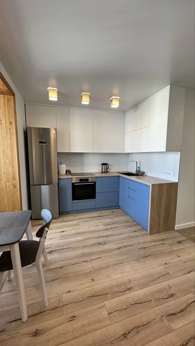 Two-level apartment 77 m² — premium renovation, generator, W
