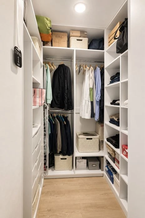 Two-level apartment 77 m² — premium renovation, generator, W