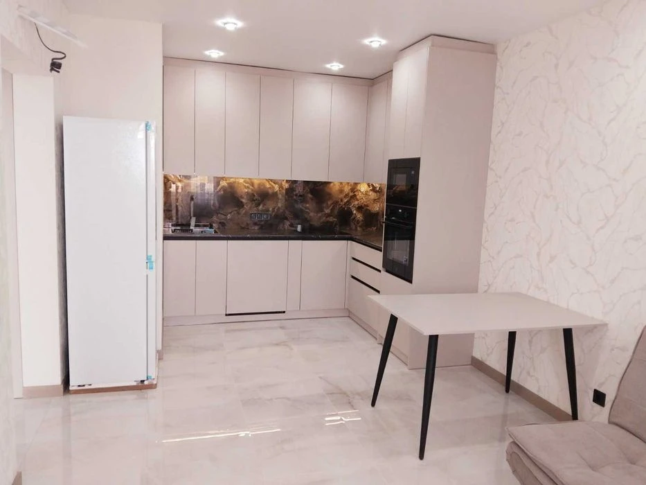 Продам 1-комнатную квартиру в новом ЖК Скай Сити,