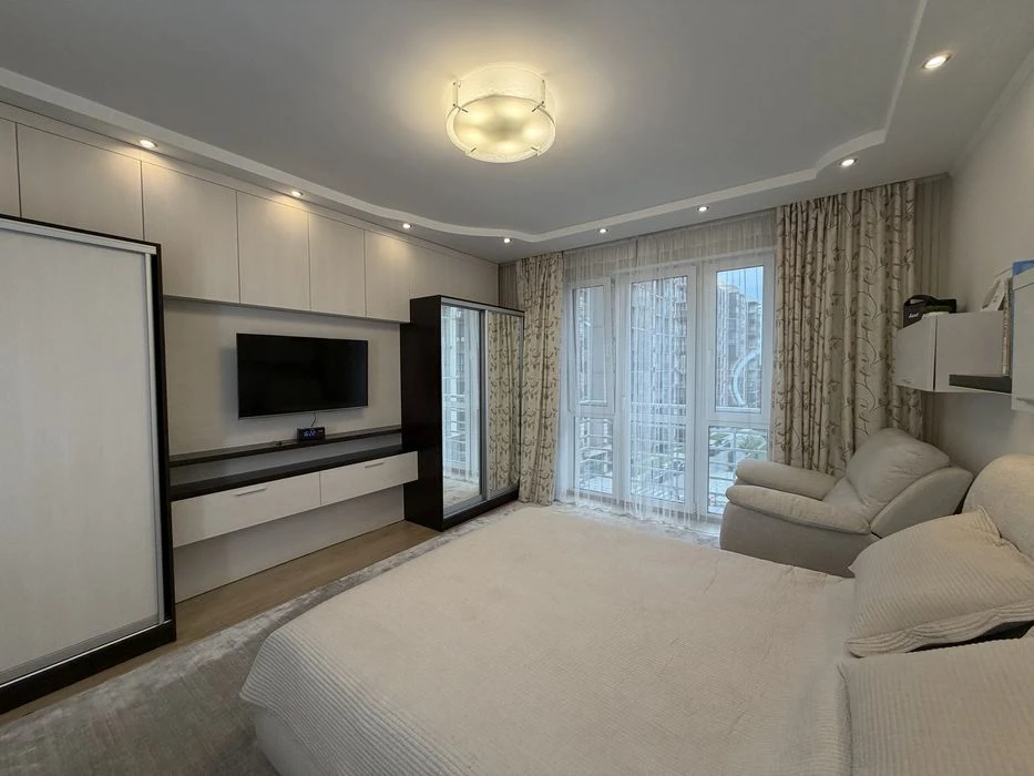 Sale of a spacious 2-room apartment in the residential complex "Crystal Springs"