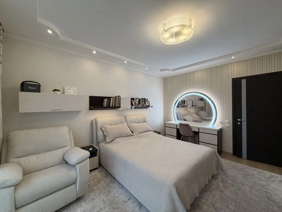 Sale of a spacious 2-room apartment in the residential complex "Crystal Springs"