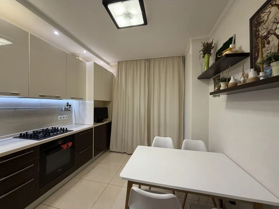 Sale of a spacious 2-room apartment in the residential complex "Crystal Springs"