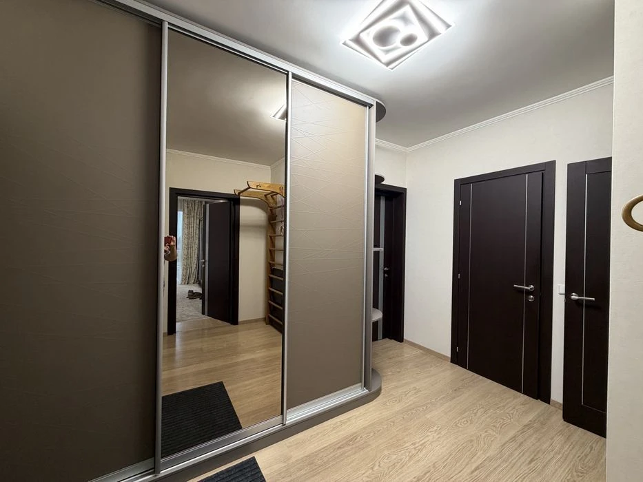 Sale of a spacious 2-room apartment in the residential complex "Crystal Springs"