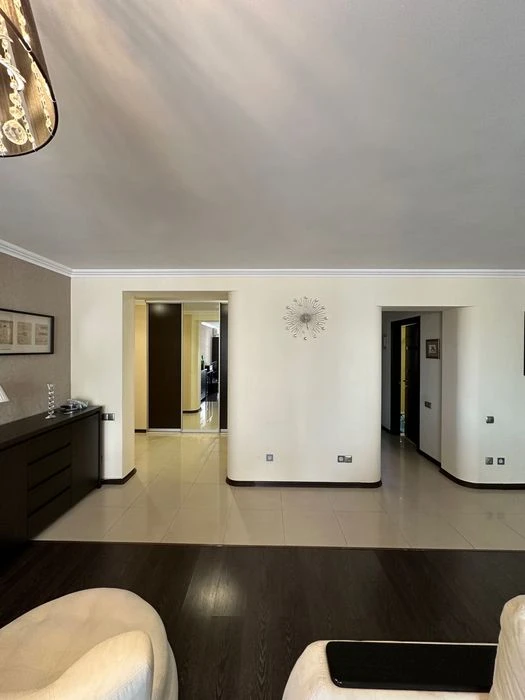 Продажа 3 км квартири з підземним паркінгом