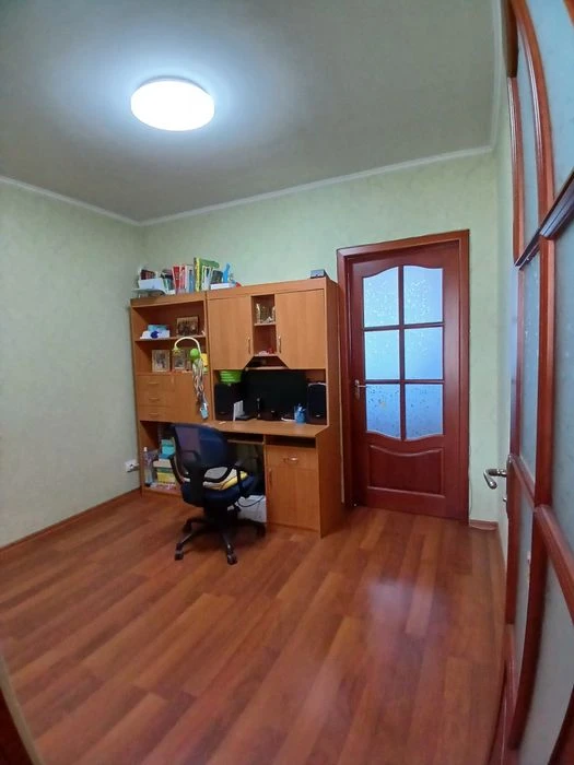 Продам 3 комнатную квартиру Салтовка Студенческая Ак Павлова