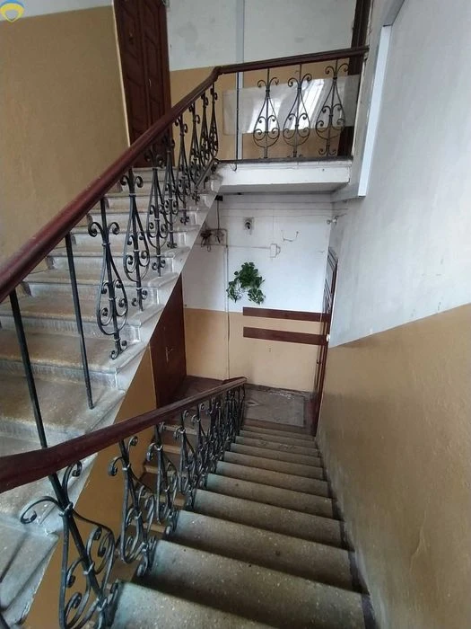 Продам 2 комнаты в Центре на Асташкина