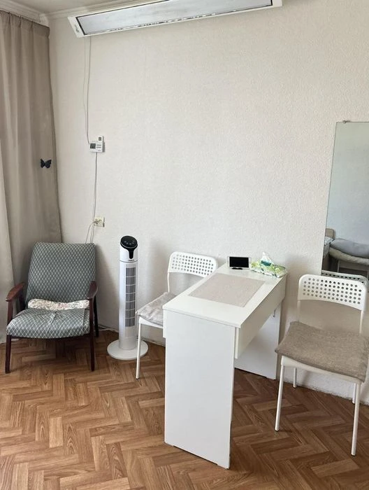 Продам квартиру низ пр. О. Поля.