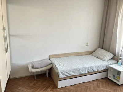Продам квартиру низ пр. О. Поля.
