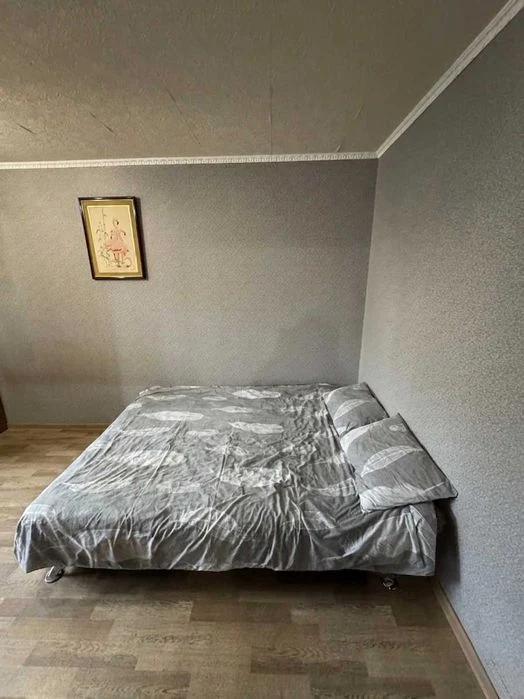 Two-room apartment for sale in Pavlovo Pole, 5 minutes from the metro.
