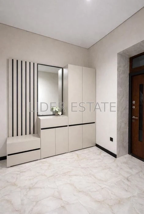 Продаж таунхауса в Ужгороді: 5 кімнат, 130 м², 2 сотки!