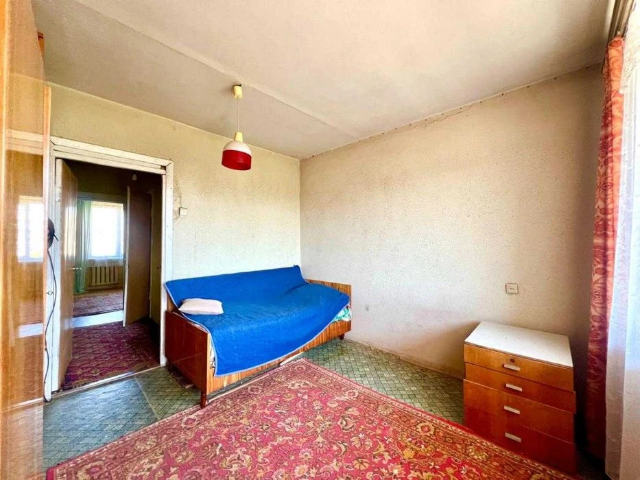 For sale three-room apartment on Sykhivska Street, Lviv