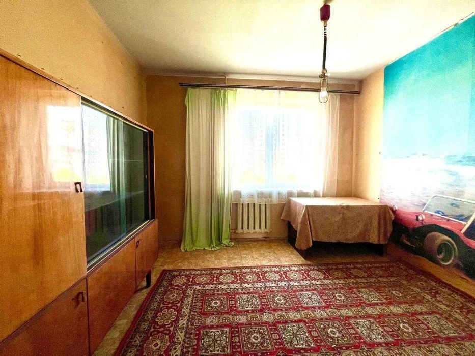 For sale three-room apartment on Sykhivska Street, Lviv