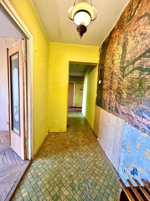 For sale three-room apartment on Sykhivska Street, Lviv