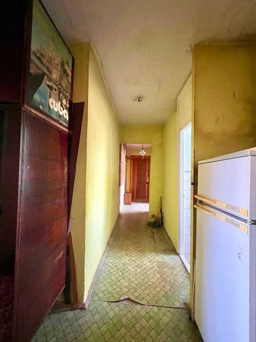 For sale three-room apartment on Sykhivska Street, Lviv