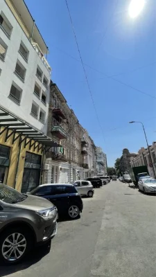 Продам 2х ком квартиру в центре! Вице-Адмирала Жукова. Дериб