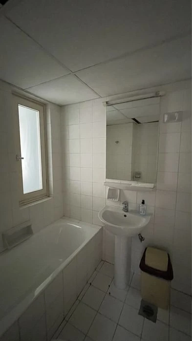 Продам 2х ком квартиру в центре! Вице-Адмирала Жукова. Дериб
