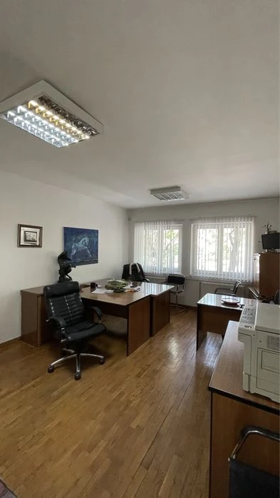 Продам 2х ком квартиру в центре! Вице-Адмирала Жукова. Дериб