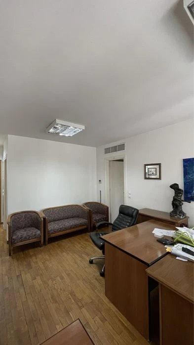 Продам 2х ком квартиру в центре! Вице-Адмирала Жукова. Дериб
