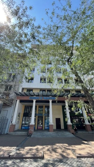 Продам 2х ком квартиру в центре! Вице-Адмирала Жукова. Дериб