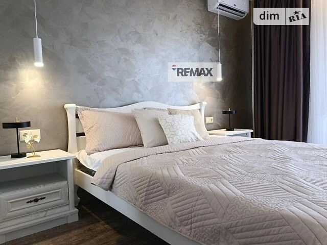 Sale of 1-room apartment 41 sq. m on Mykhaylo Maksimovicha street • ID