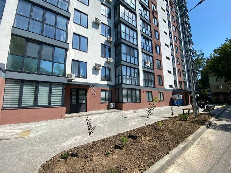 Продаж 1 к квартири 78 м.кв. на вул. Костянтина Василенка 45
