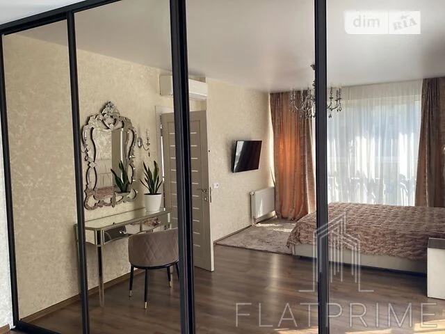 Sale of 2-room apartment 72 sq. m on Valeriy Lobanovskyi Ave.