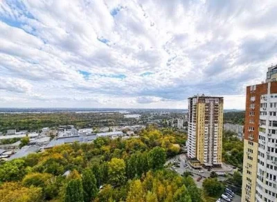 Простора однокімнатна квартира на Моторному пров. 9А