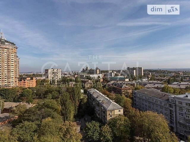 Sale of 3-room apartment 91 sq. m. on Konovaltsya Yevhena 44A street •
