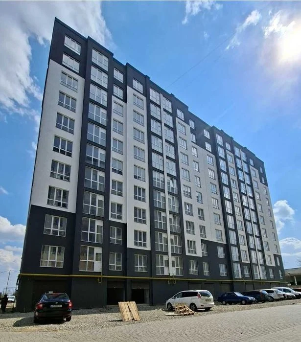 Продаж 2-кімнатної квартири,вул.Чорновола 155.