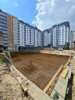 Продаж 2-кімнатної квартири,вул.Чорновола 155.