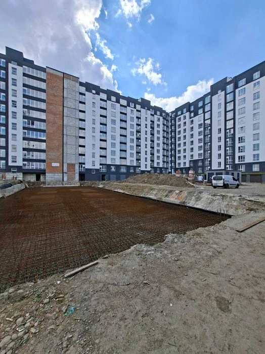 Продаж 2-кімнатної квартири,вул.Чорновола 155.