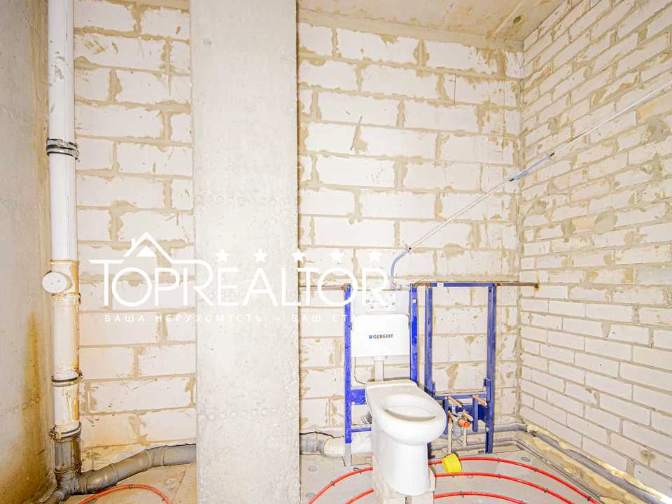 Apartment. Kharkiv, Dynamivska St., (Building 3)