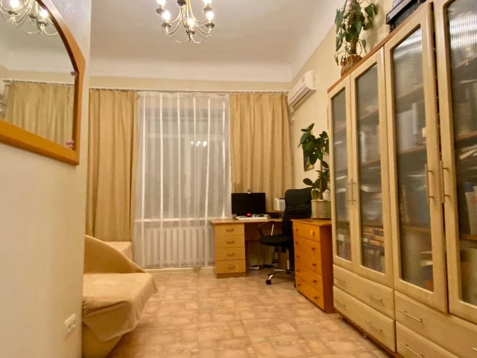 4k with renovation for sale in the Center, a certificate is possible