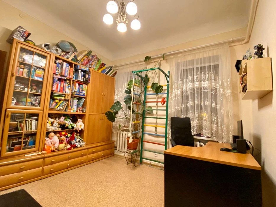 4k with renovation for sale in the Center, a certificate is possible