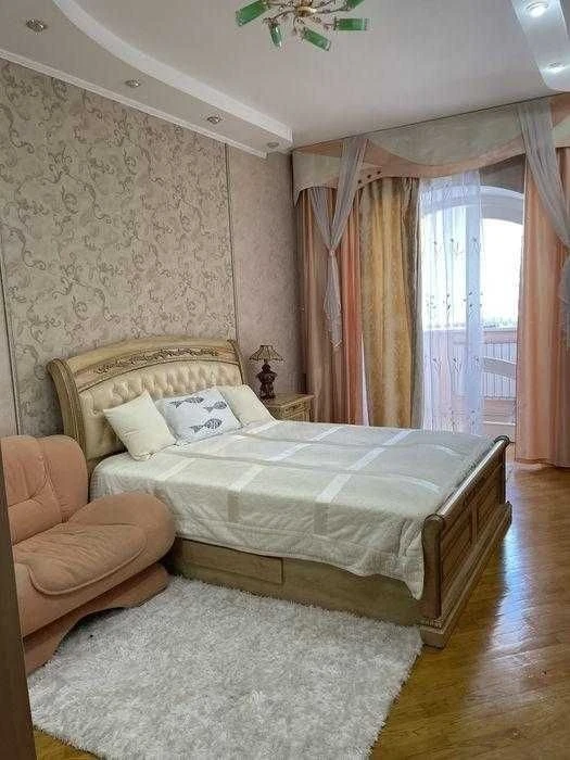 Specified 3-room apartment 157 sq. m on Volodymyr Ivasyuk Ave. 24
