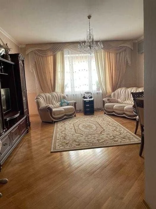 Specified 3-room apartment 157 sq. m on Volodymyr Ivasyuk Ave. 24