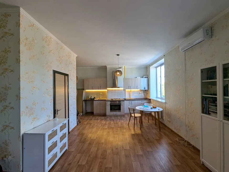 Apartment. Kharkiv, Pereyaslavska St., 23